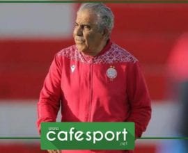 فوزي البنزرتي يرفع لقب البطولة المغربية
