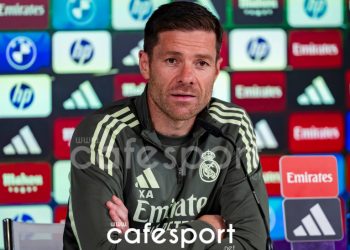 ألونسو يواجه العاصفة: أول ردّ من مدرب ريال مدريد على شائعات الإقالة