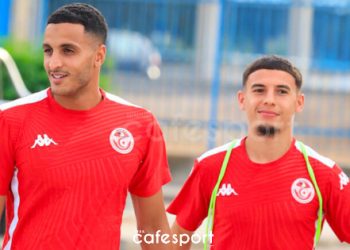 طاقم تحكيم ليبي يدير مباراة تونس وبوتسوانا